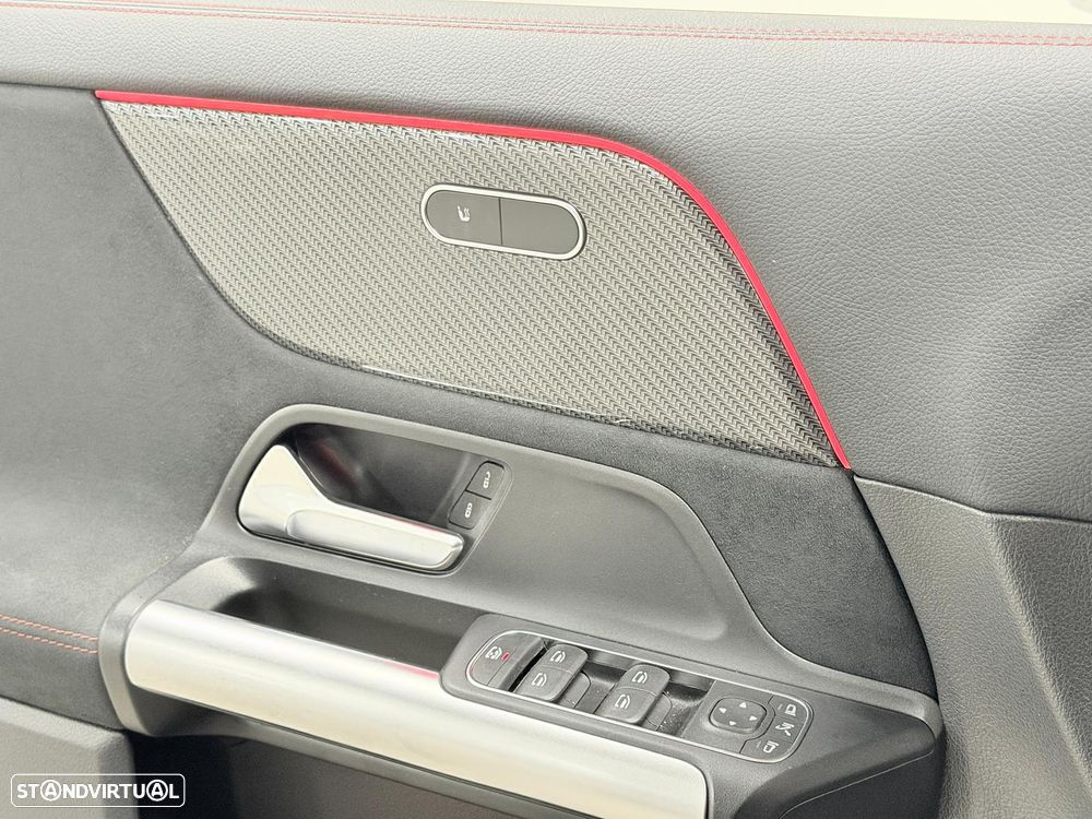 Mercedes-Benz GLA 250 e AMG Line - 16