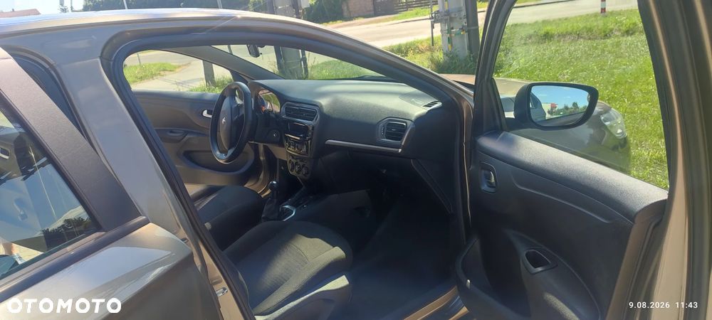 Peugeot 301 1.2 Pure Tech Access - 17