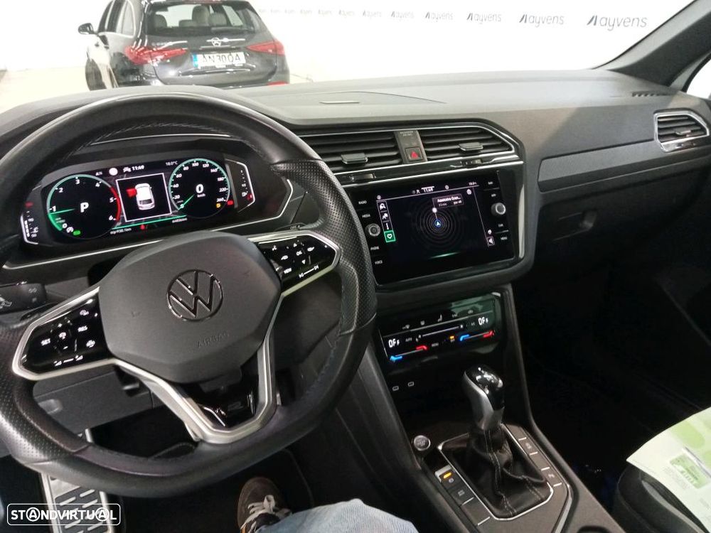 VW Tiguan 2.0 TDI R-Line DSG - 9