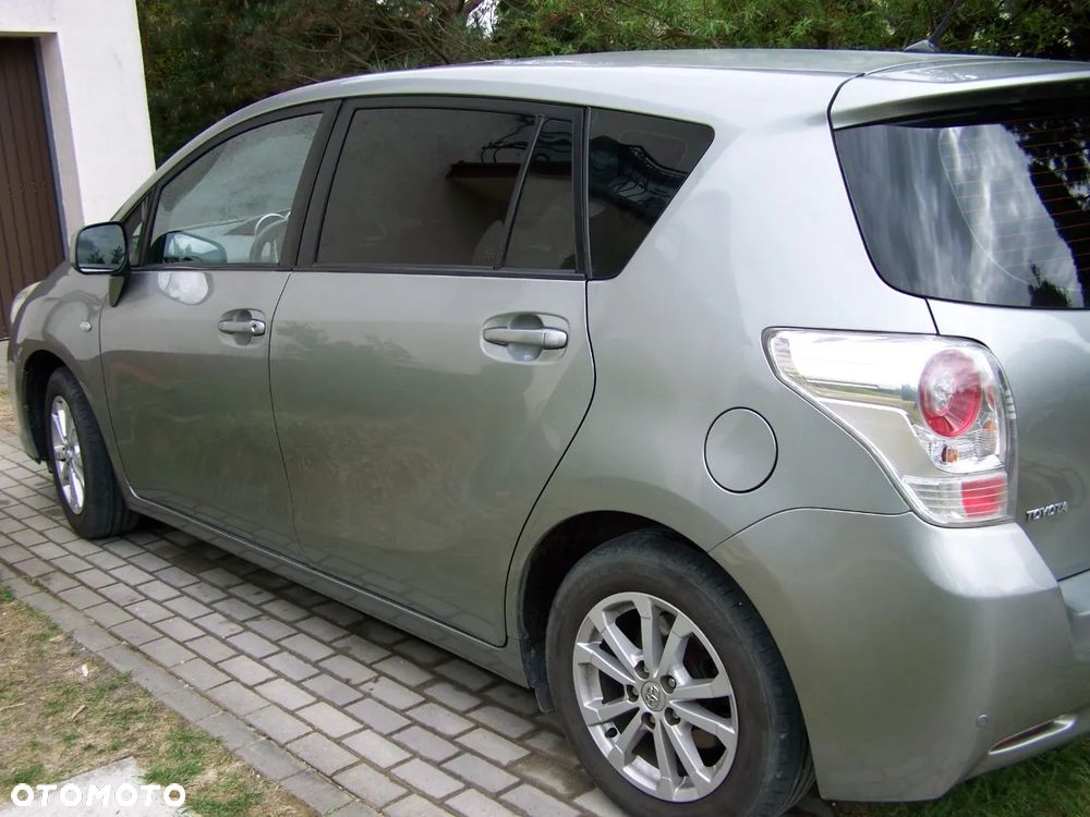 Toyota Verso 1.8 Premium EU5 - 3