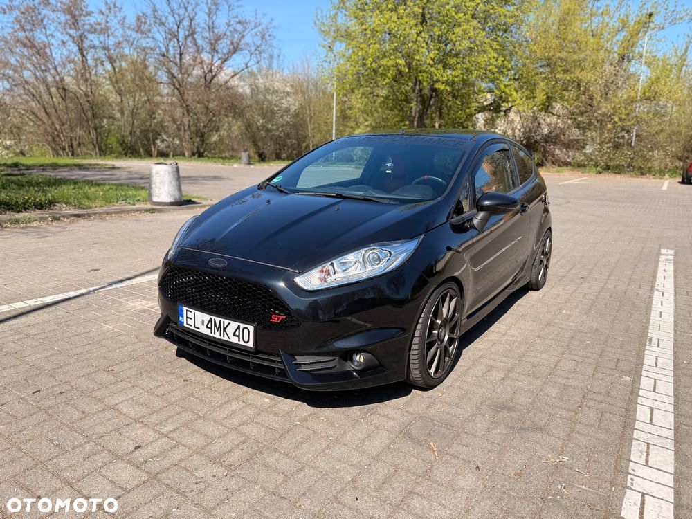 Ford Fiesta 1.6 EcoBoost ST - 14