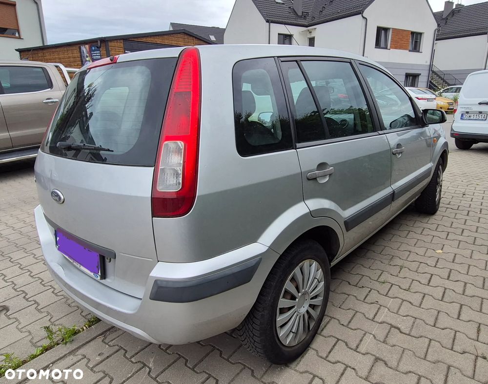 Ford Fusion - 4