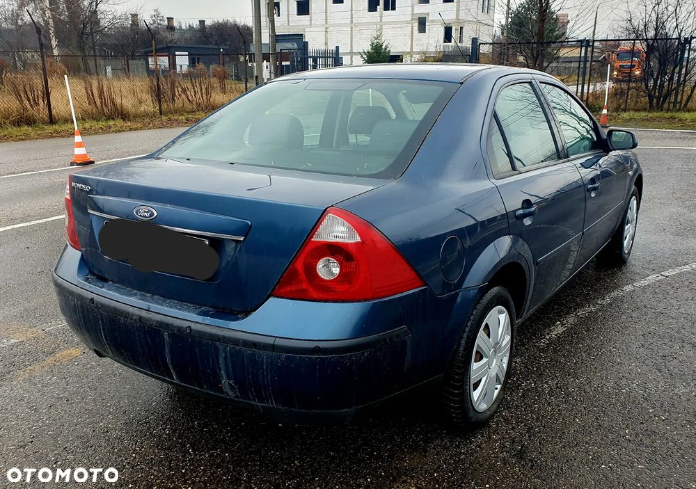 Ford Mondeo 2.0 Futura X - 11