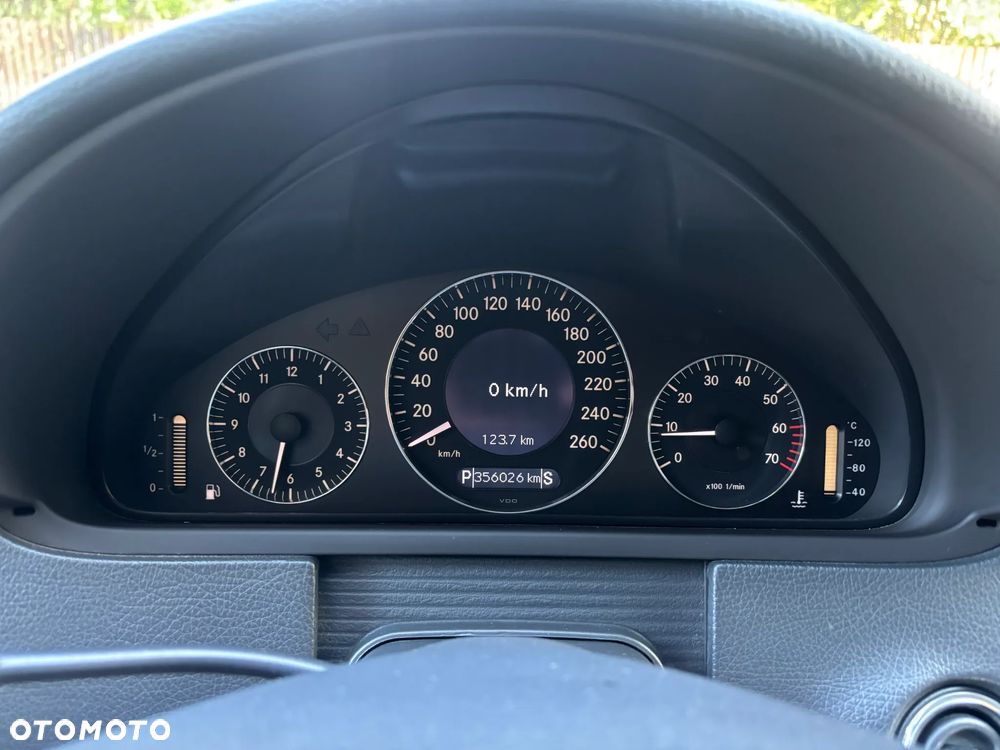 Mercedes-Benz CLK - 10