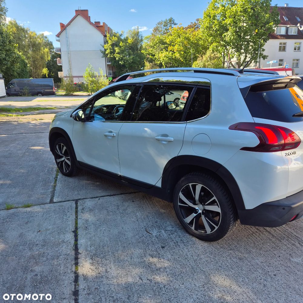 Peugeot 2008 1.2 Pure Tech GPF Allure S&S - 2