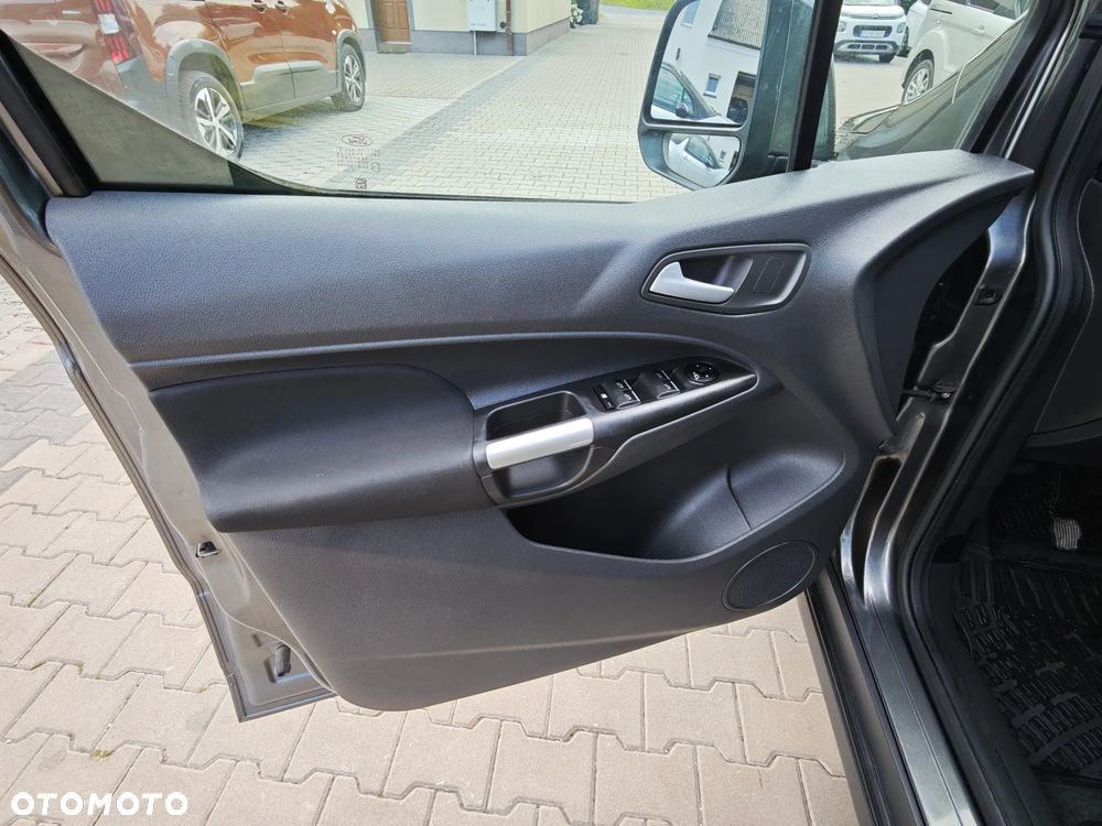 Ford Transit Connect - 28