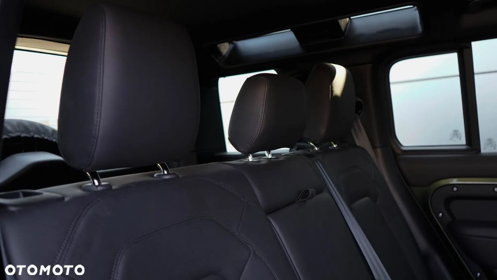 Land Rover Defender 3.0 D350 mHEV X-Dynamic SE - 34