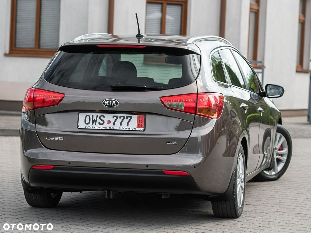 Kia Ceed 1.6 CRDi 128 Dream-Team Edition - 3