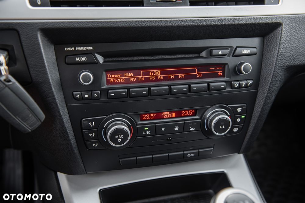 BMW Seria 3 318i Edition Lifestyle - 19