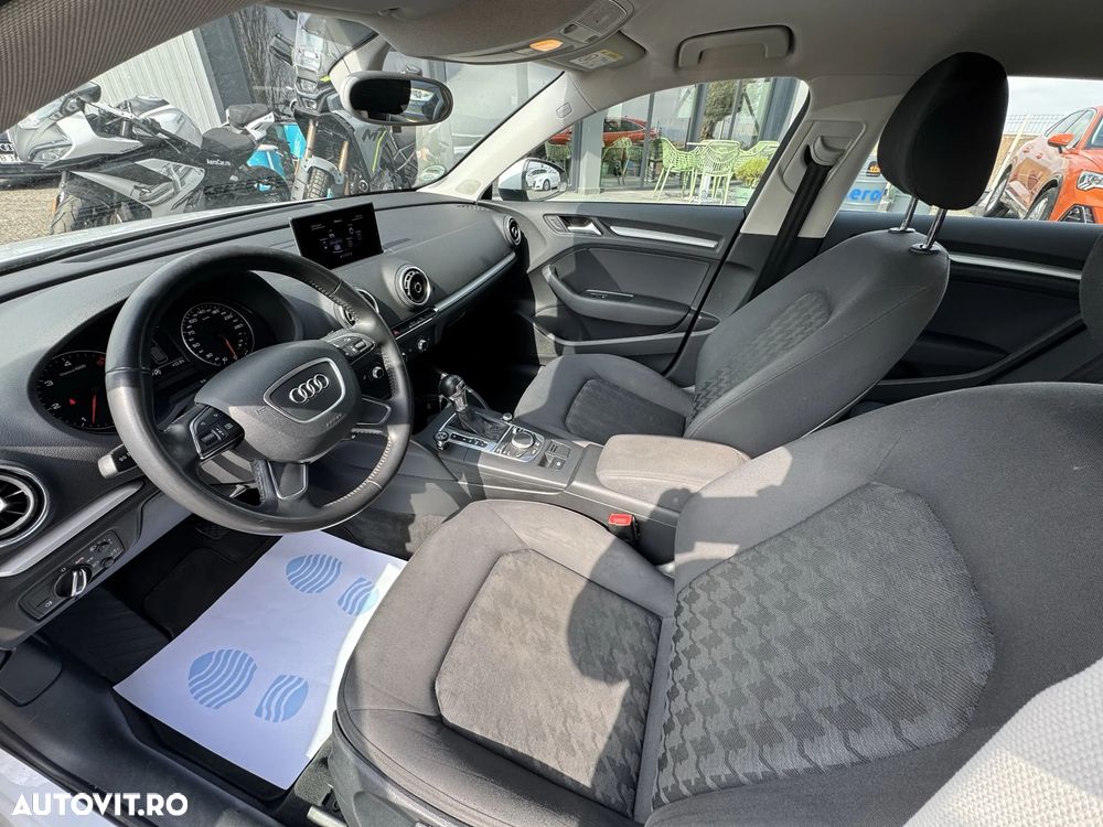 Audi A3 1.6 TDI S tronic Ambiente - 13