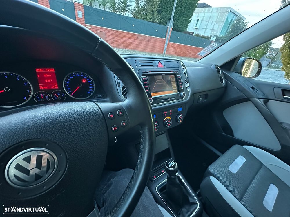 VW Tiguan 1.4 TSI Sport 4Motion - 11