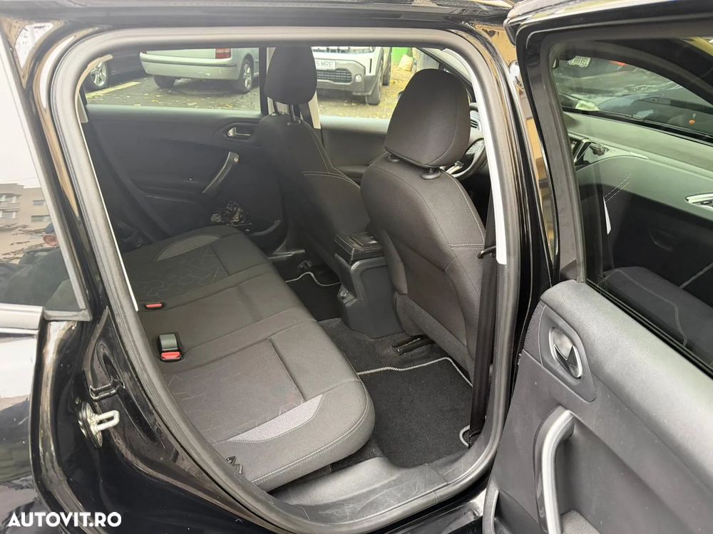 Peugeot 2008 1.2 PureTech Turbo EAT6 S&S Allure - 11