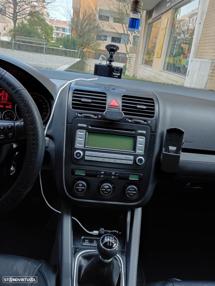 VW Jetta 1.9 TDi Confortline - 7