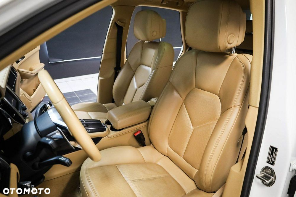 Porsche Macan - 17