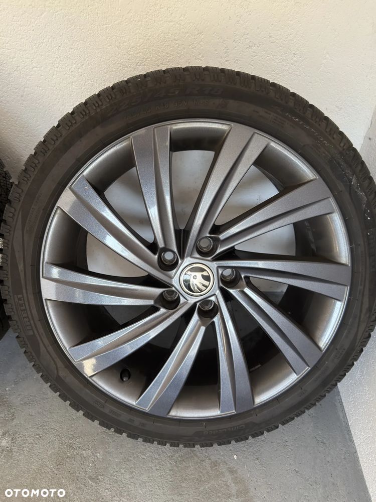 Oryginalne koła zimowe Skoda Octavia IV Perseus 18" - 3