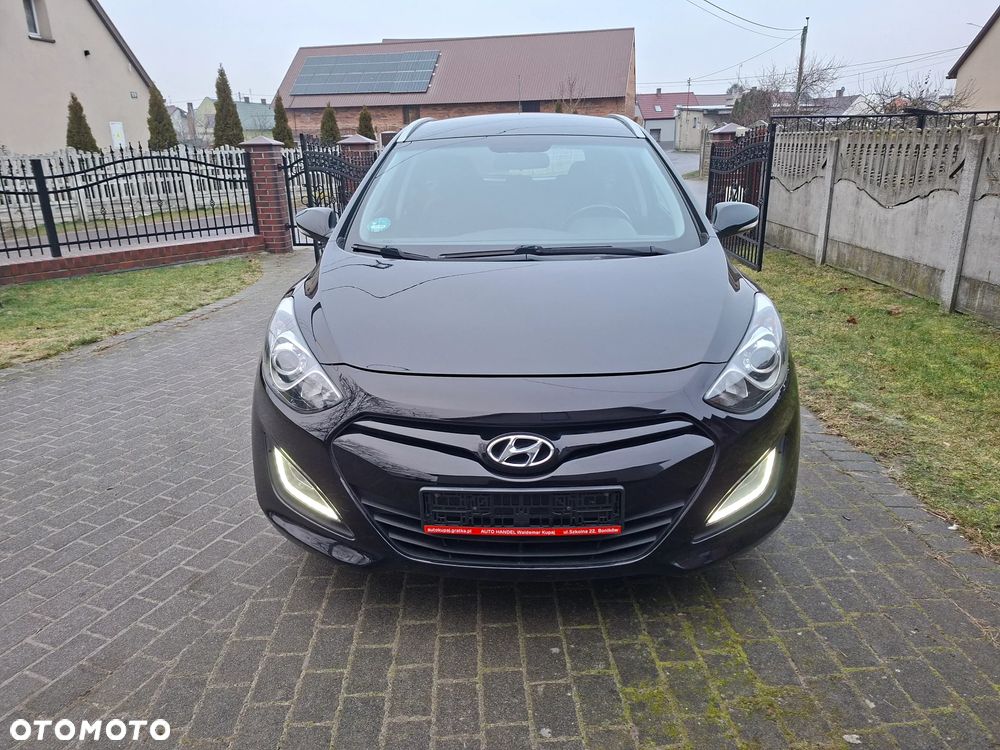 Hyundai i30 blue 1.6 CRDi Passion - 3