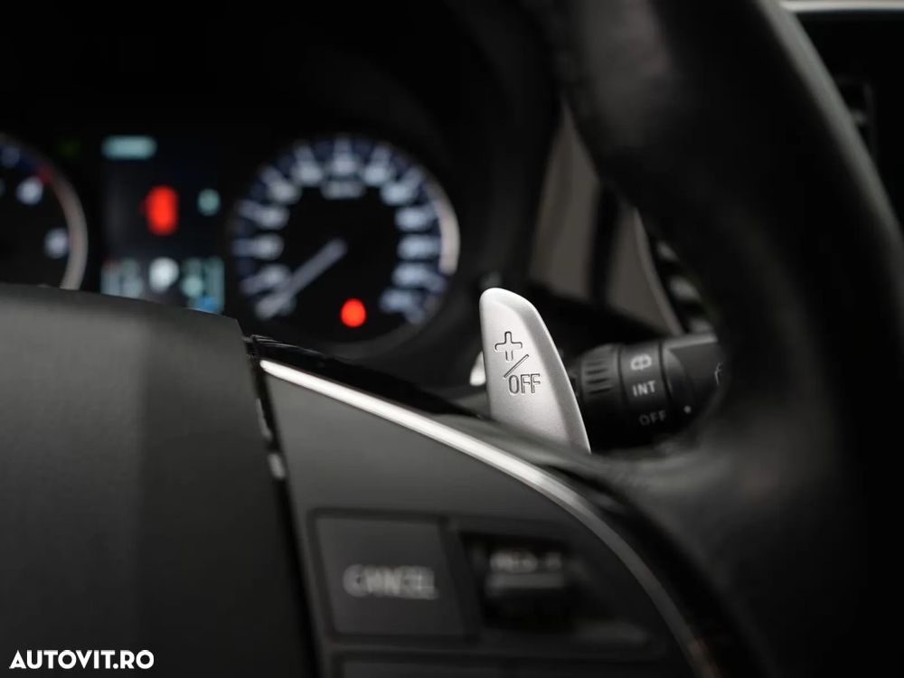 Mitsubishi Outlander 2.2 DI-D 4WD Instyle - 18