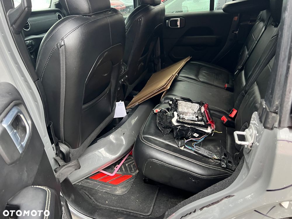 Jeep Wrangler Unlimited GME 2.0 Turbo Sahara - 21