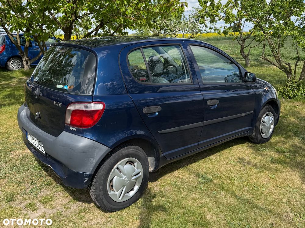Toyota Yaris 1.0 Base - 4