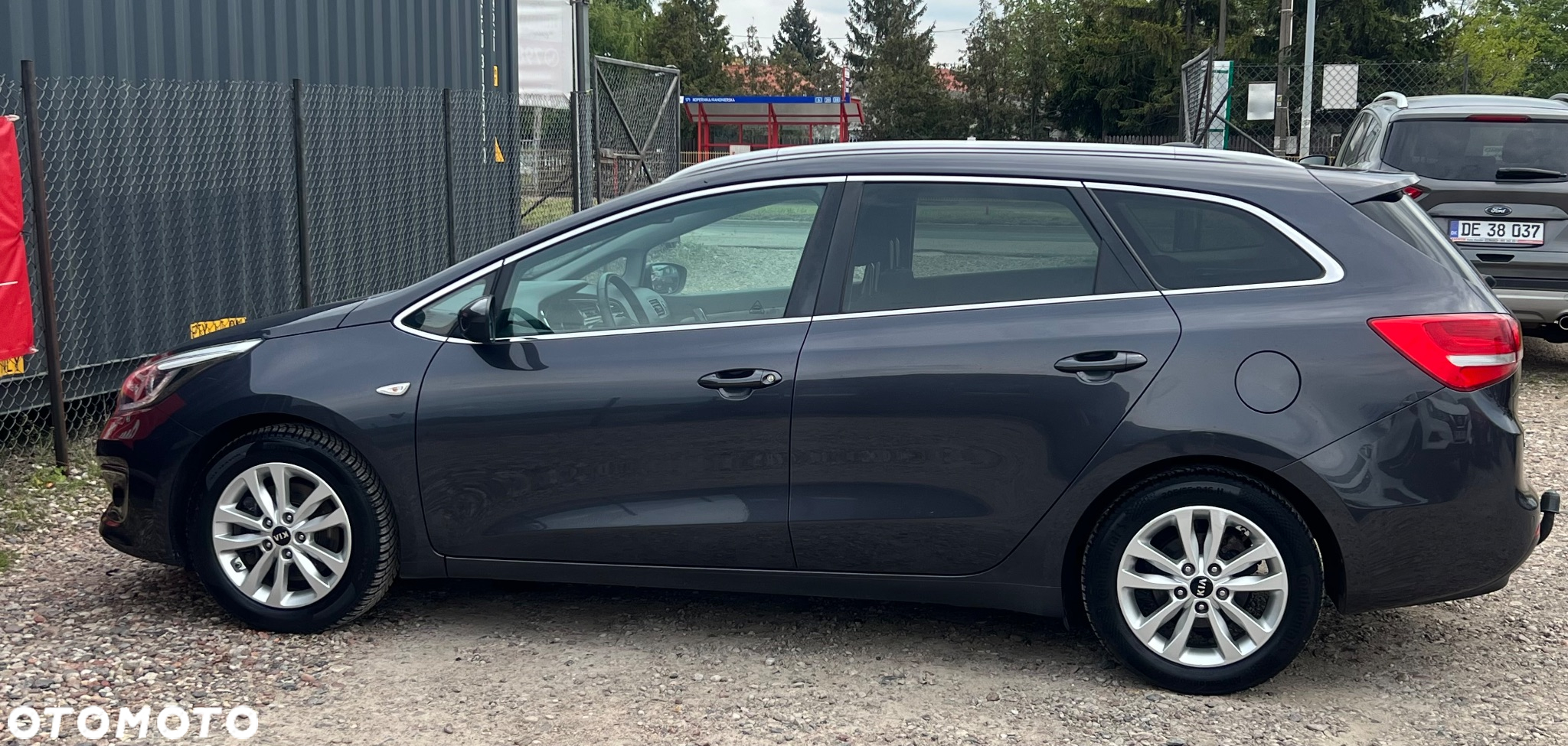 Kia Ceed - 38