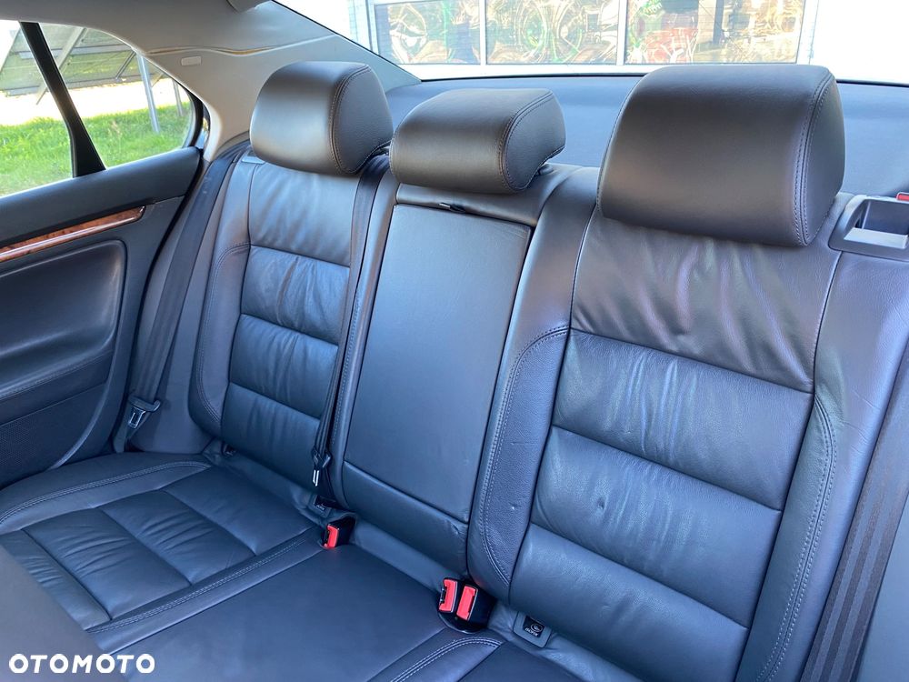 Volkswagen Jetta 1.9 TDI United - 30