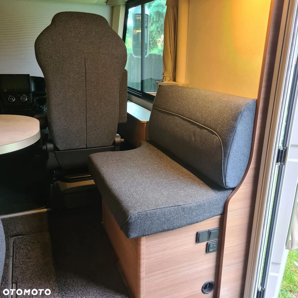 KNAUS Live i 700 - 27