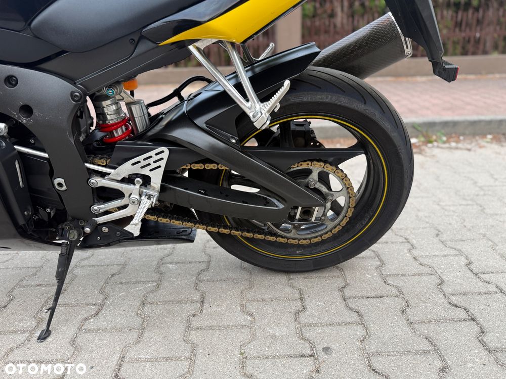 Yamaha R6 - 25