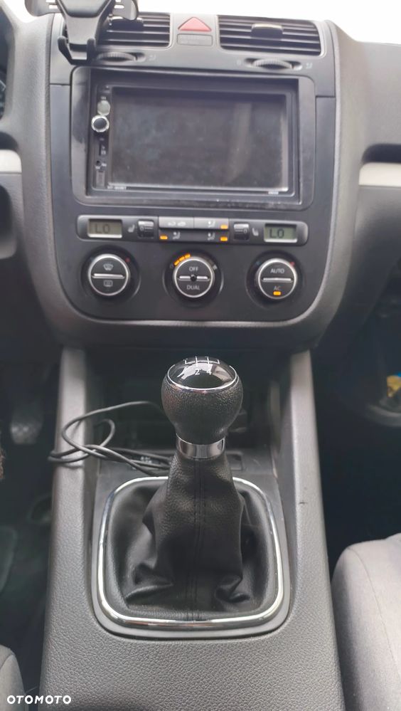 Volkswagen Golf 1.9 TDI DPF Comfortline - 8