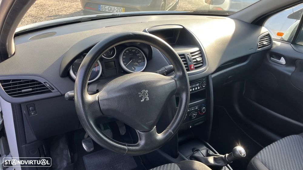 Peugeot 207 - 11
