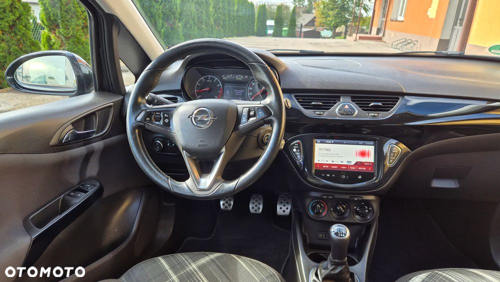 Opel Corsa 1.4 16V Cosmo - 12