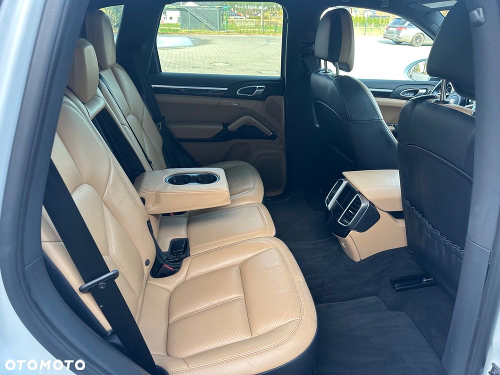 Porsche Cayenne Diesel Platinum Edition - 33