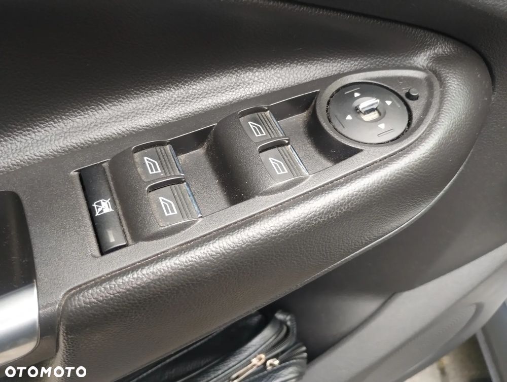 Ford Kuga - 9