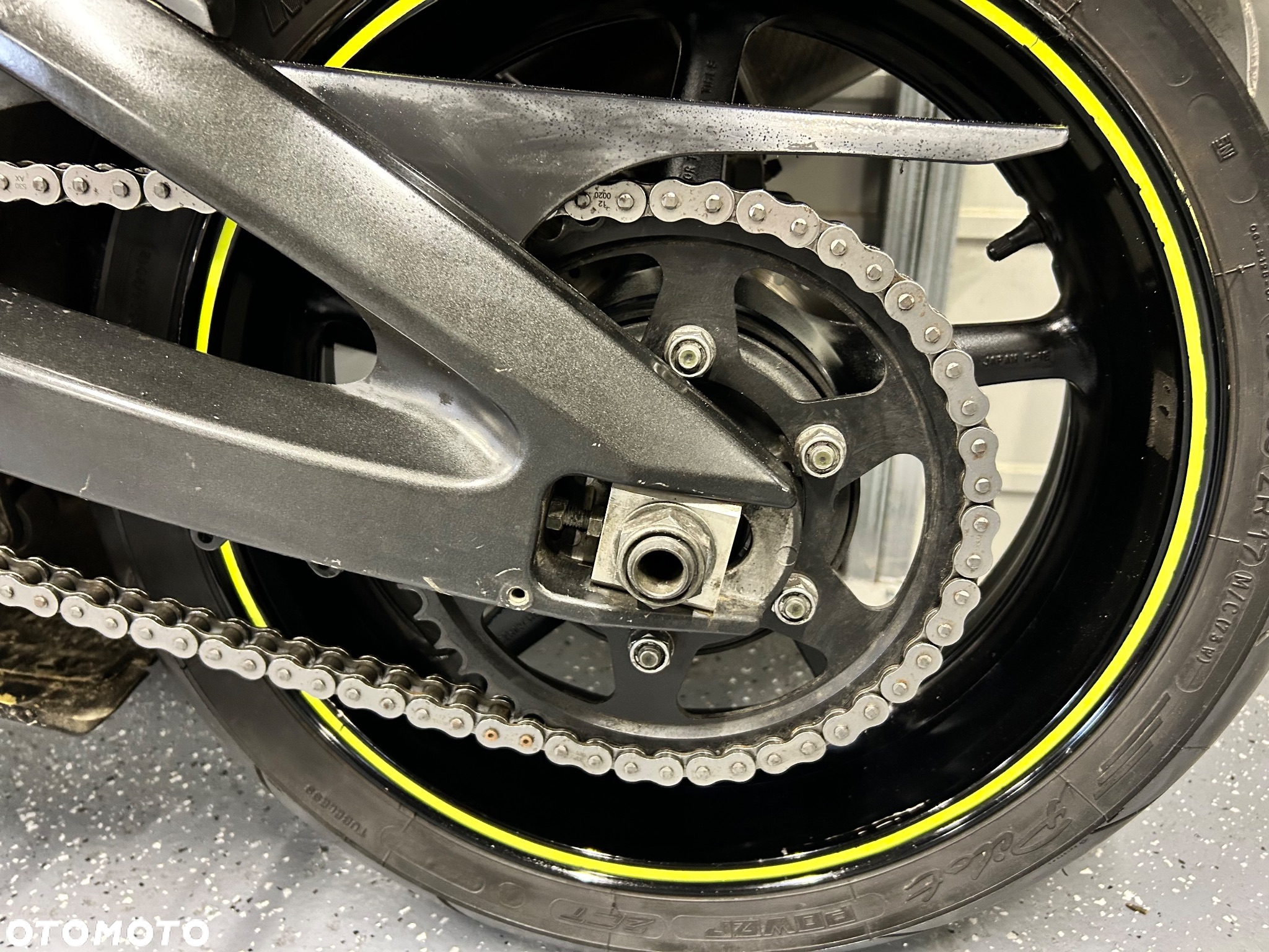 Yamaha R6 - 12