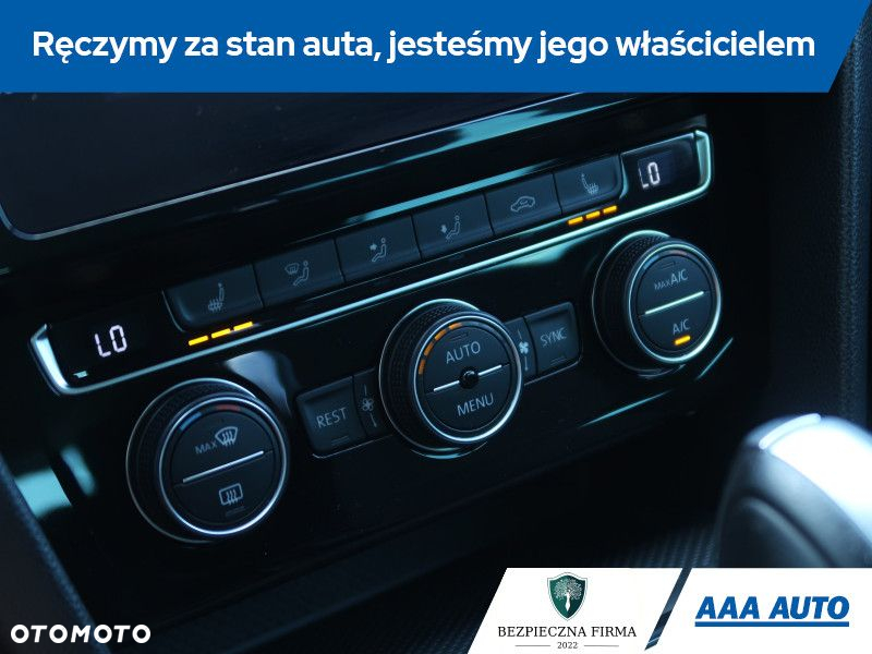 Volkswagen Passat - 16