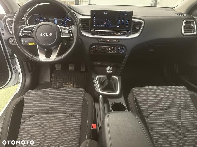 Kia Ceed 1.5 T-GDI M - 22