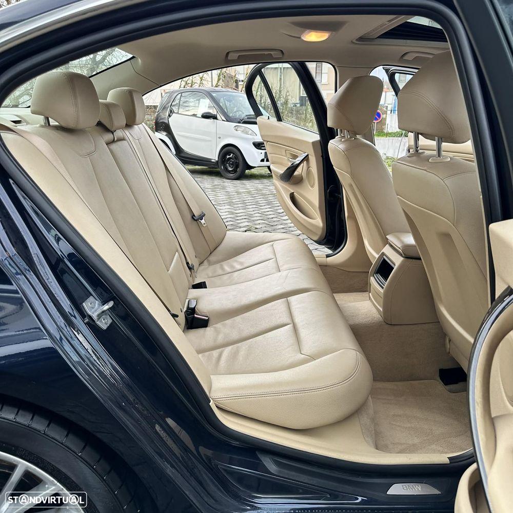 BMW 320 d Auto Line Luxury - 27