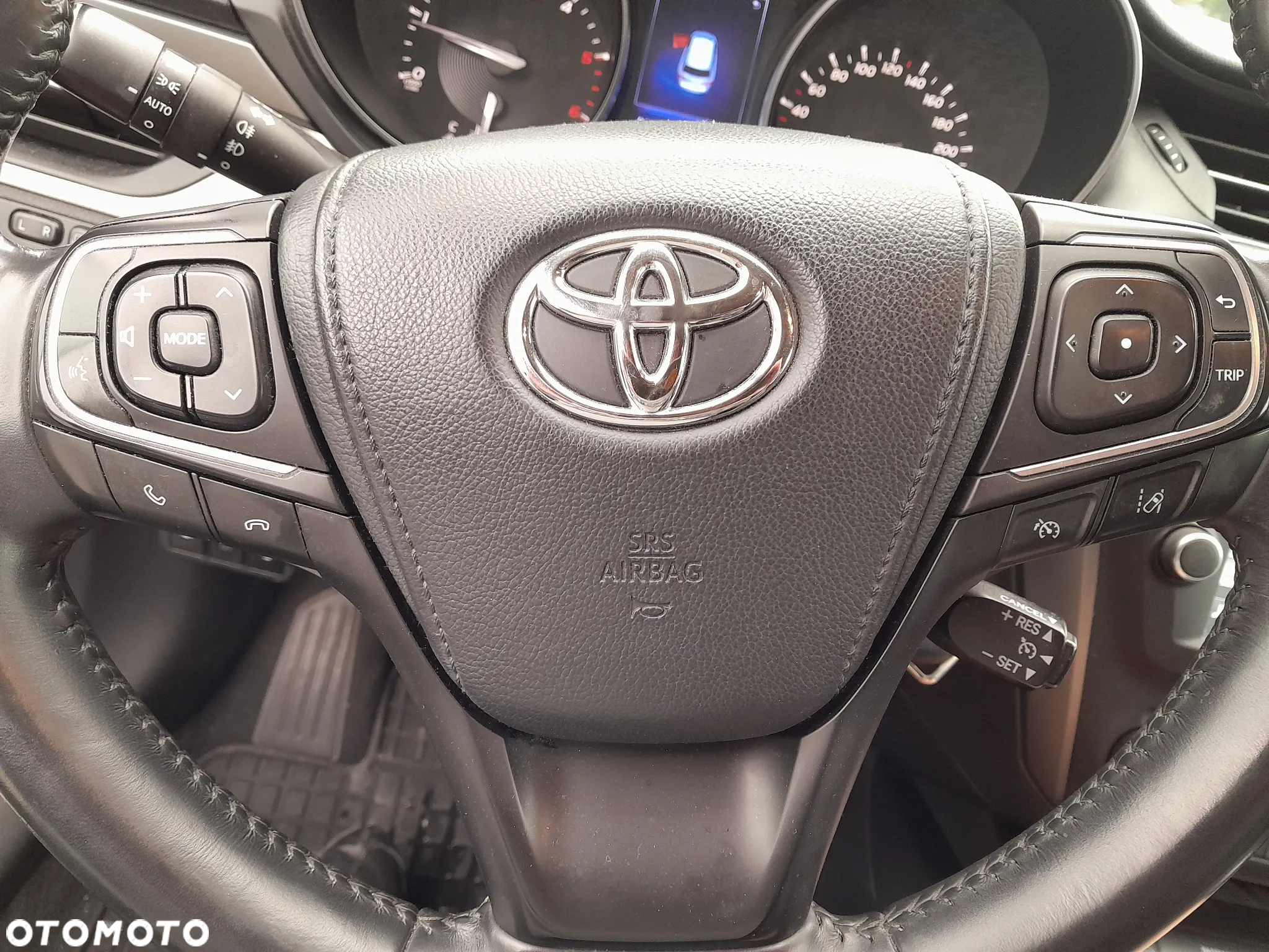 Toyota Avensis 2.0 D-4D Premium - 8