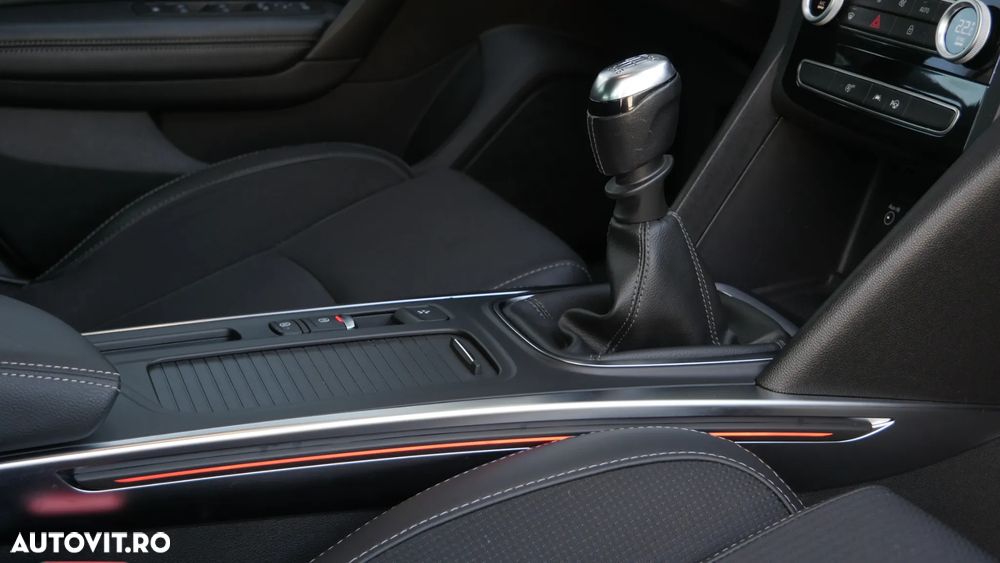 Renault Megane TCe 140 GPF INTENS - 39