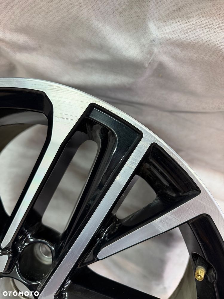 FELGA ALUMINIOWA TOYOTA CAMRY IX 18" 8J ET50 5X114.3 - 4