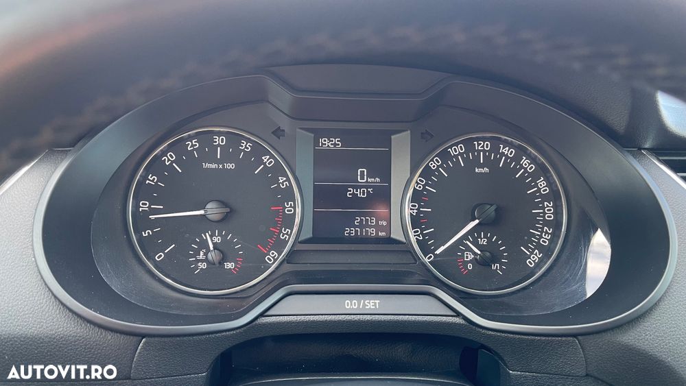 Skoda Octavia 1.6 TDI ACTIVE - 10