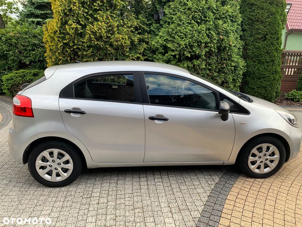 Kia Rio 1.4 M - 9
