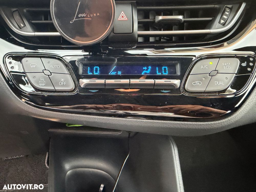 Toyota C-HR - 11