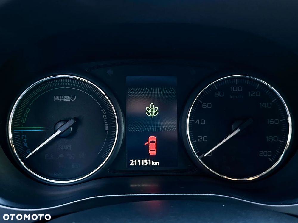Mitsubishi Outlander Intense + - 9