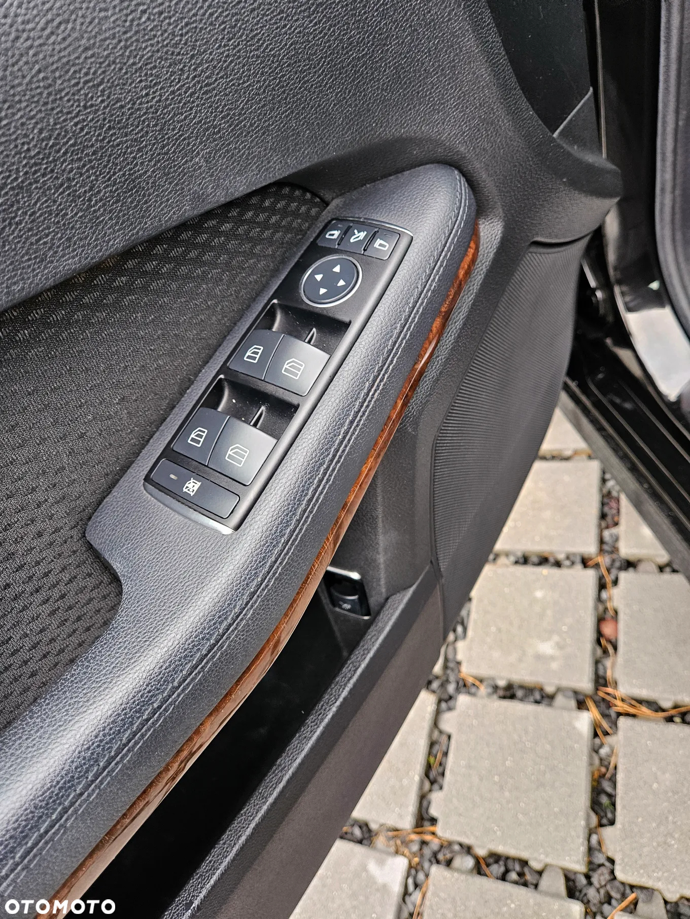 Mercedes-Benz Klasa E 200 CGI BlueEFFICIENCY 7G-TRONIC Avantgarde - 20