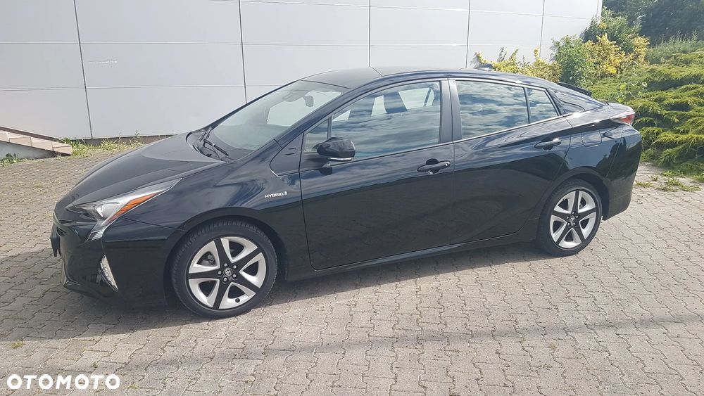 Toyota Prius Hybrid Executive - 2