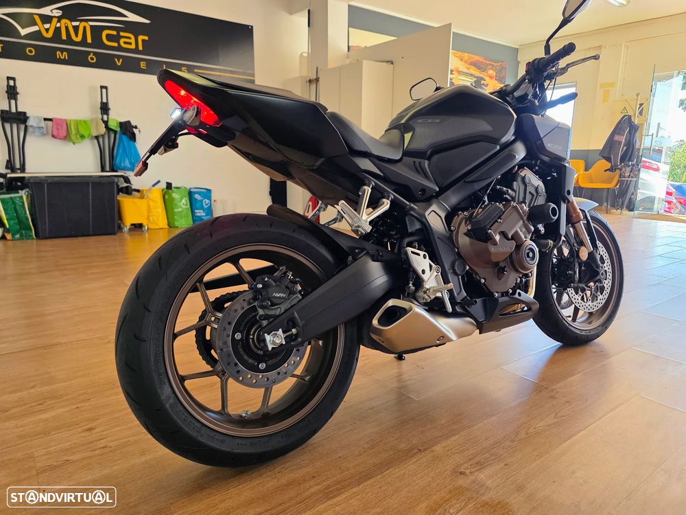 Honda CB R - 5