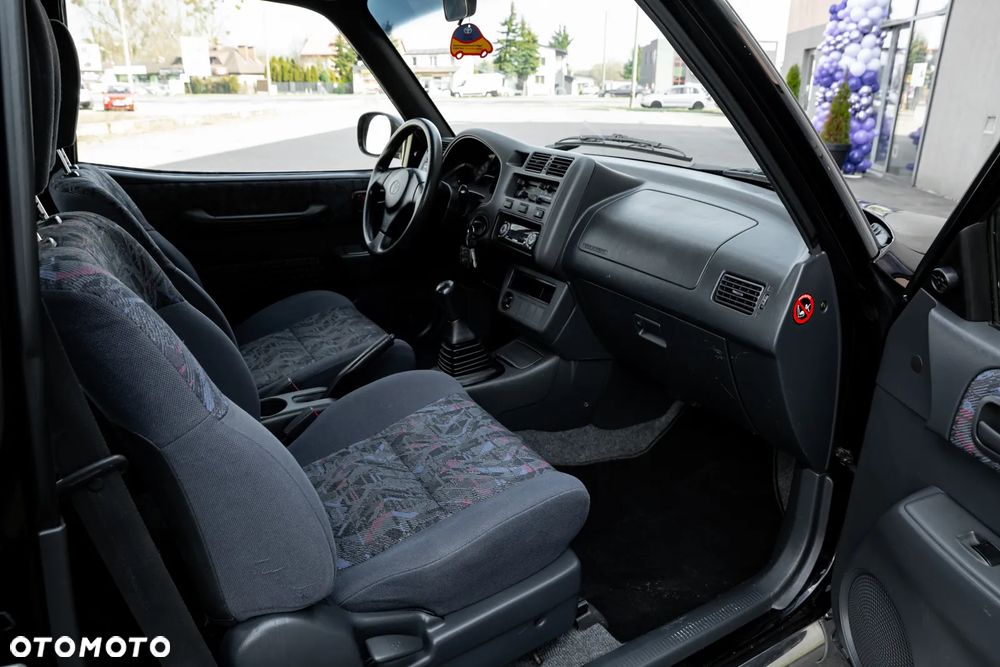 Toyota RAV4 2.0 Special - 12