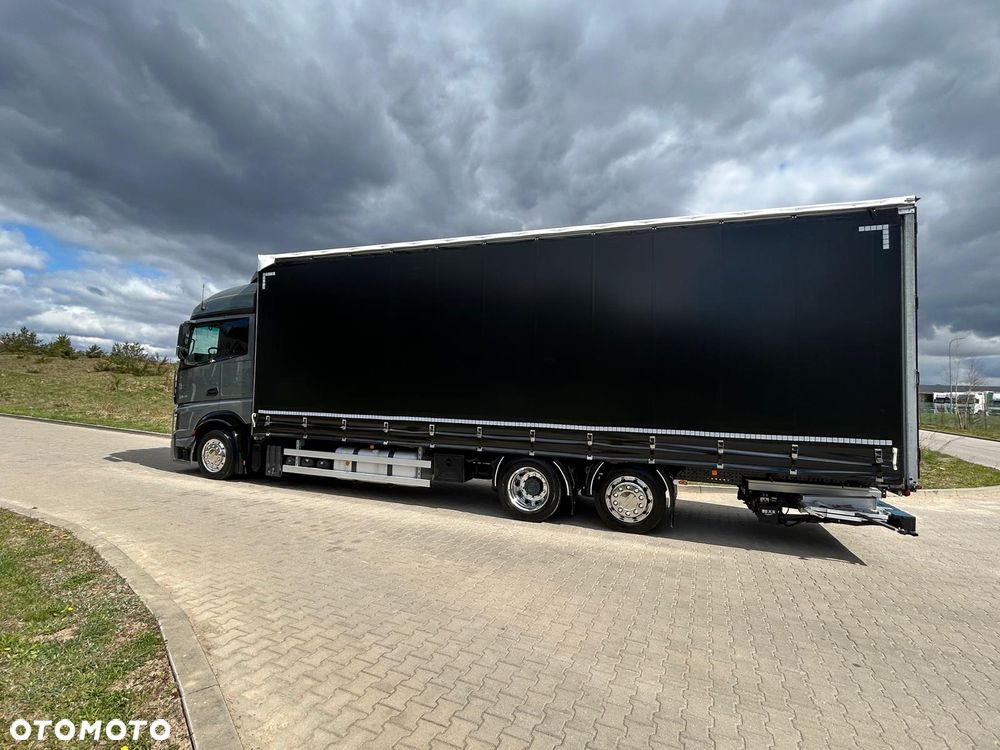Mercedes-Benz Actros - 10