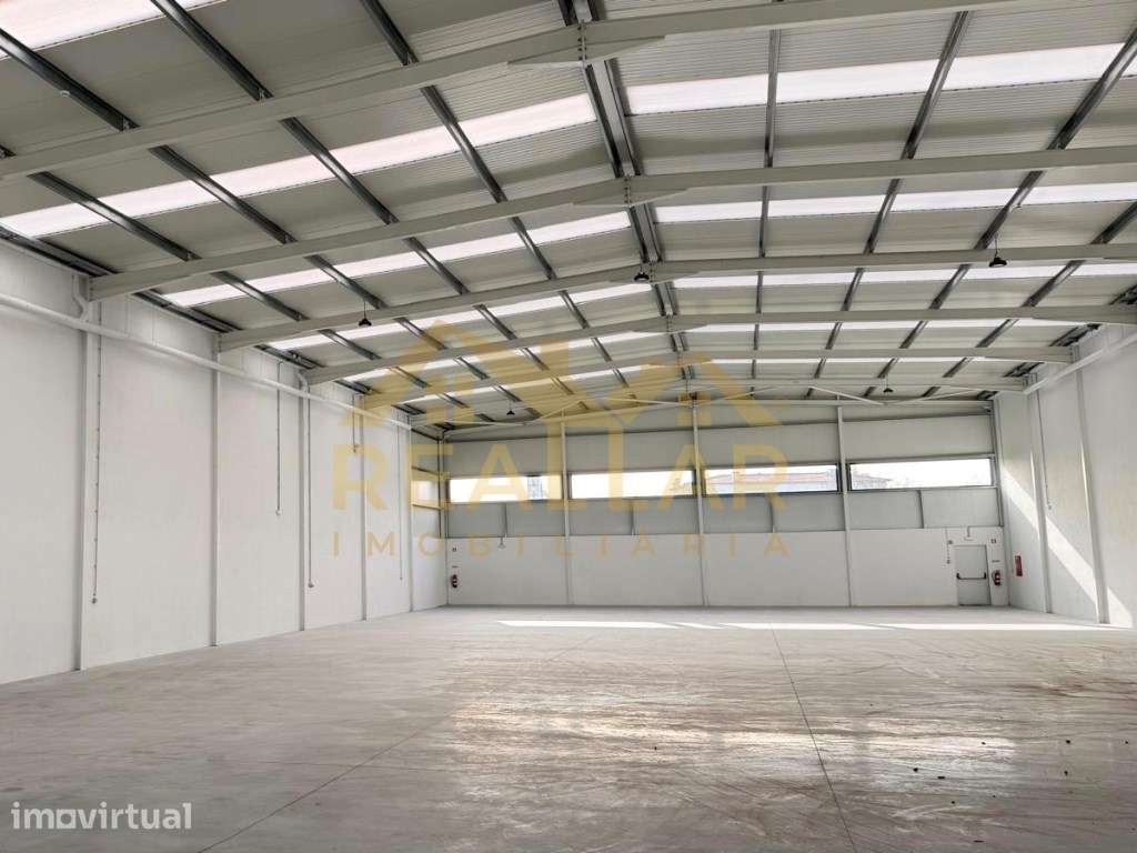 Pavilhão Industrial de 1.200 m² em Barcelos - Potência de 200 kVA e... - Grande imagem: 2/19