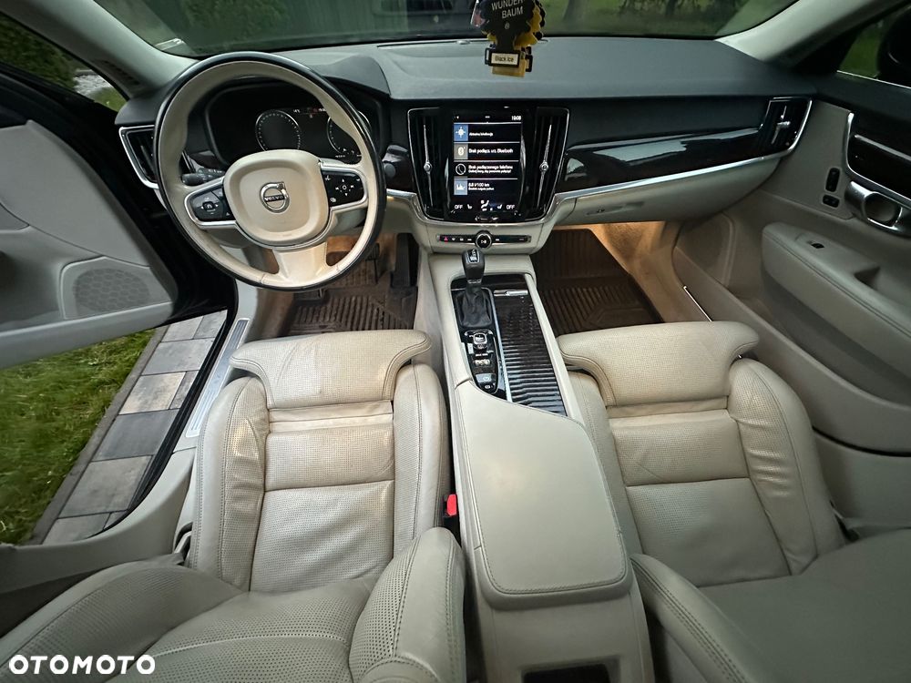Volvo S90 - 2
